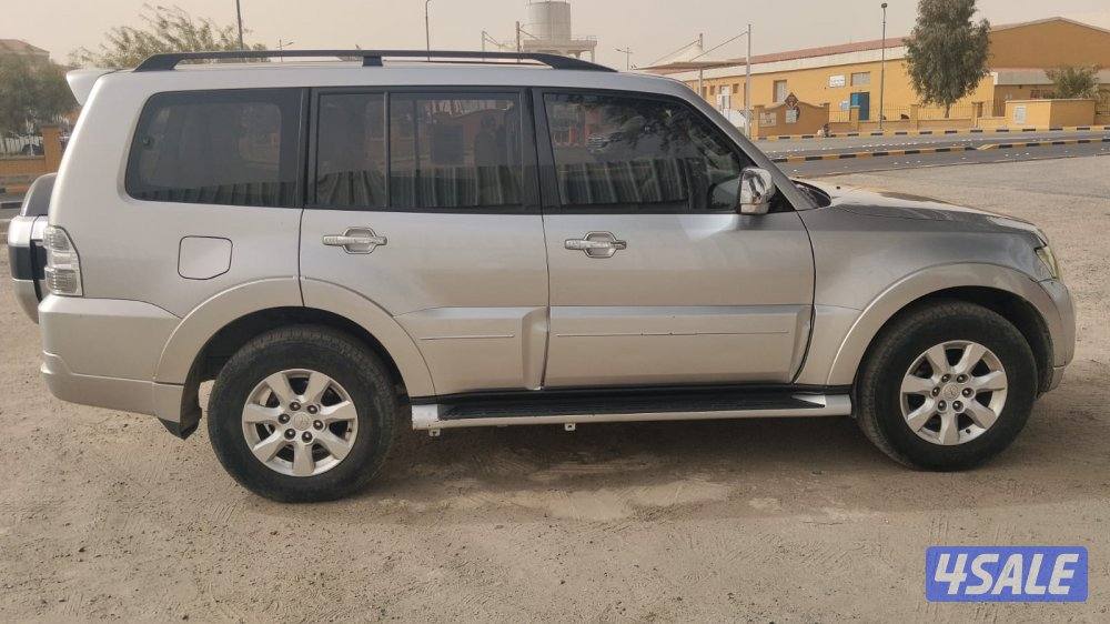 للبيع باجيرو موديل 2018 ماشي 200 الف البدي صبغ الوكاله بحاله ممتازه2