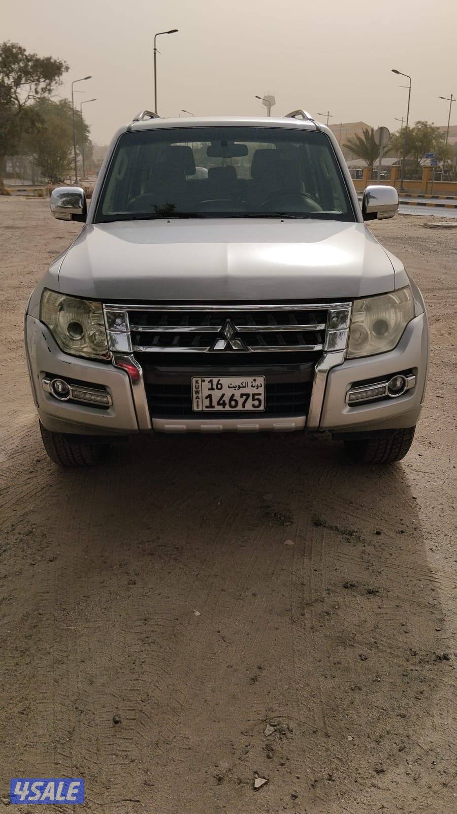 للبيع باجيرو موديل 2018 ماشي 200 الف البدي صبغ الوكاله بحاله ممتازه4