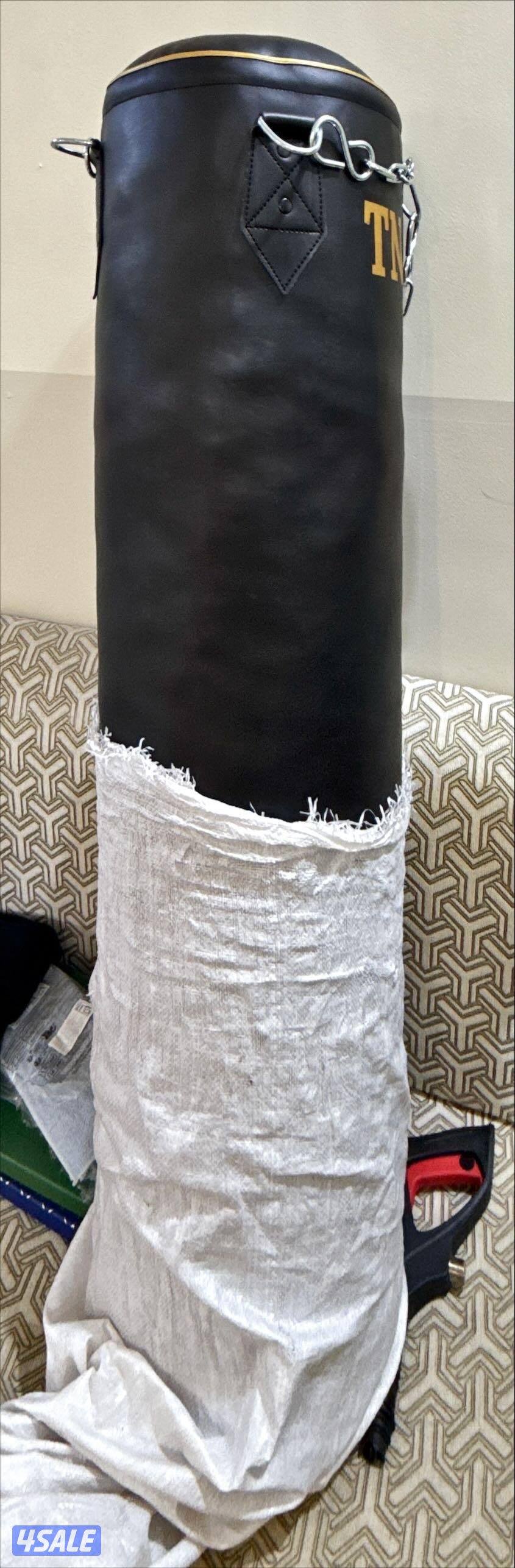 Boxing bag 35kg جيس ملاكمة 35 كيلو و120 سم2