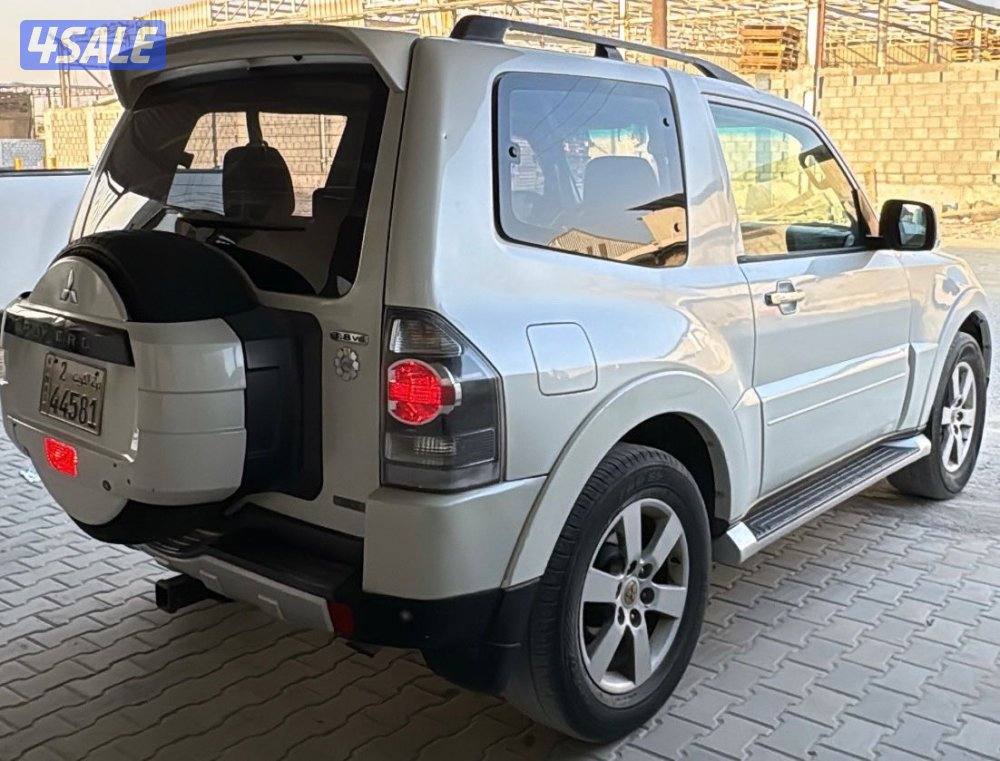 للبيع جيب باجيرو باب واحد2