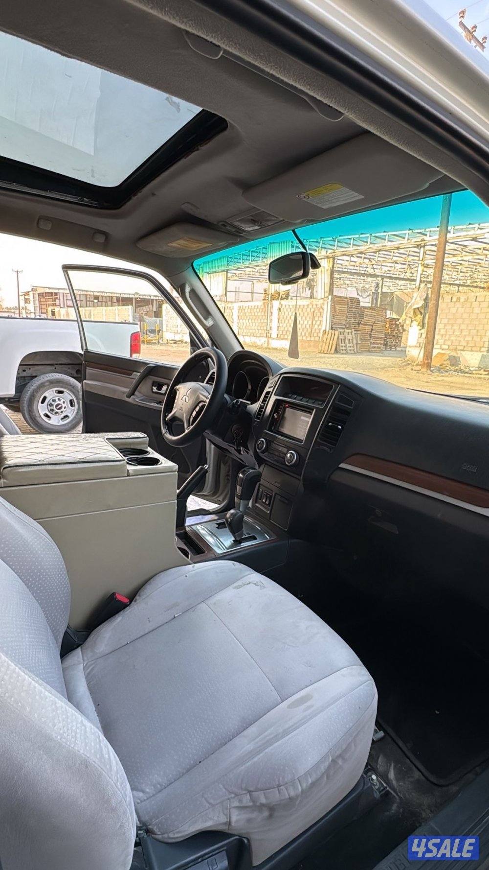 للبيع جيب باجيرو باب واحد3