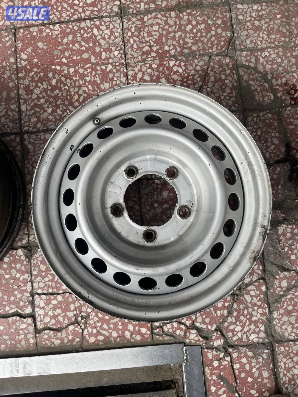 4 رنجات هلل مقاس 17 اصليه  5 براغي2