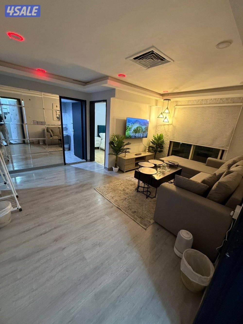 يوجد لدينا شقق الايجار غرفه وصاله ومطبخ وحمام تشطيب سوبر لوكس يوجد 🚙🚗2