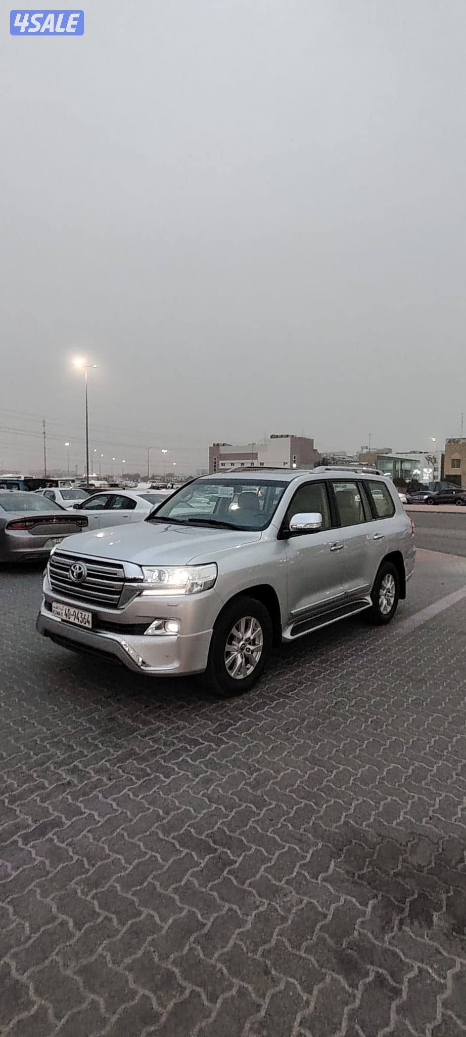 لاند كروز وارد الساير موديل 2017 بحاله نادره عداد 73 الف2