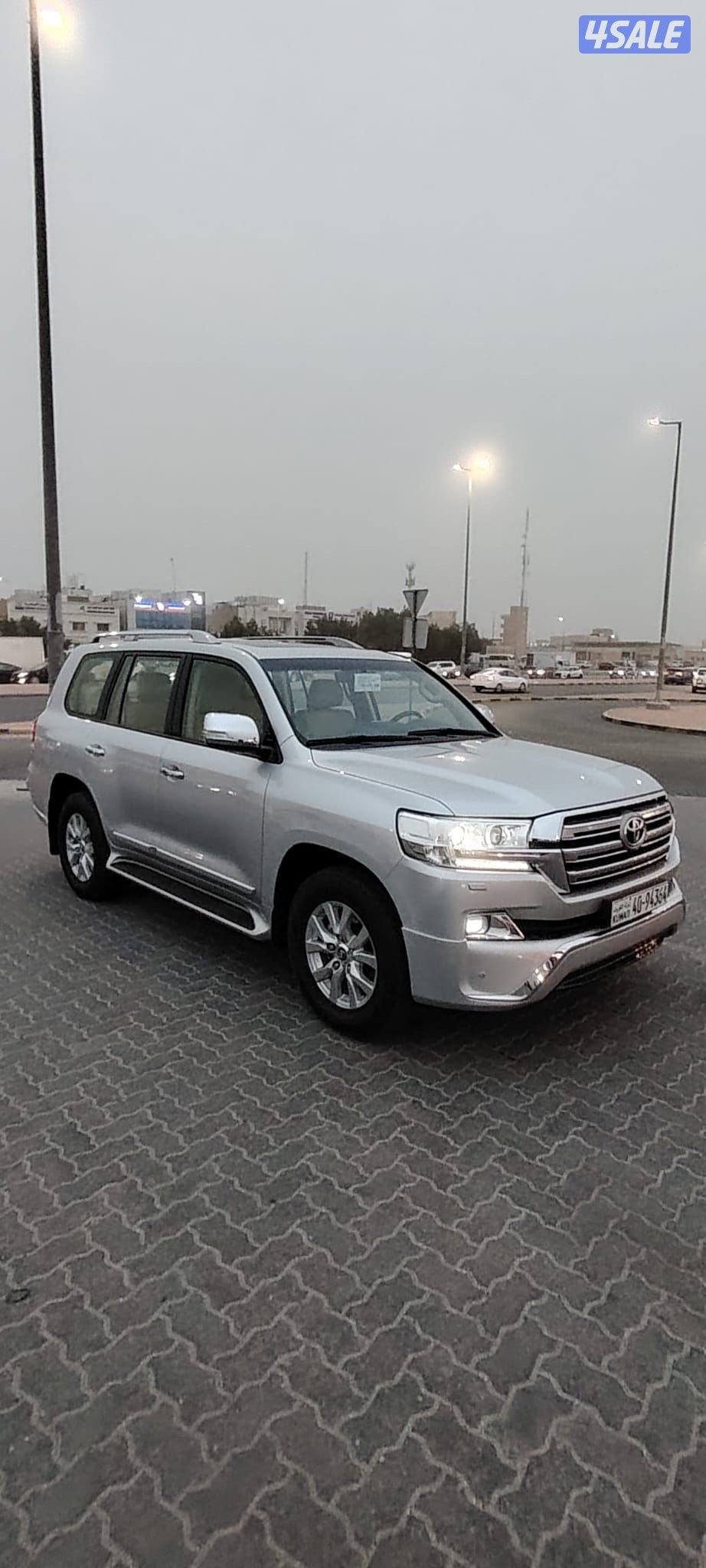 لاند كروز وارد الساير موديل 2017 بحاله نادره عداد 73 الف3