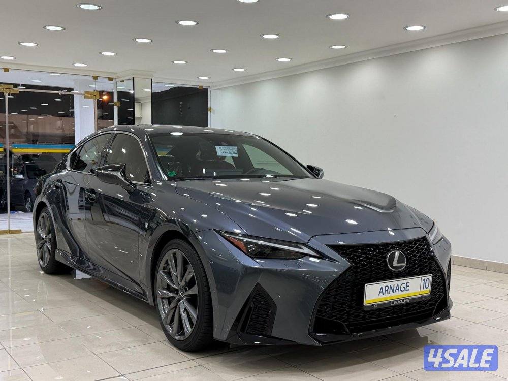 لكزس IS350 وكالة تحت الكفالة موديل ٢٠٢٢ عداد ٧٣ الف كيلو0