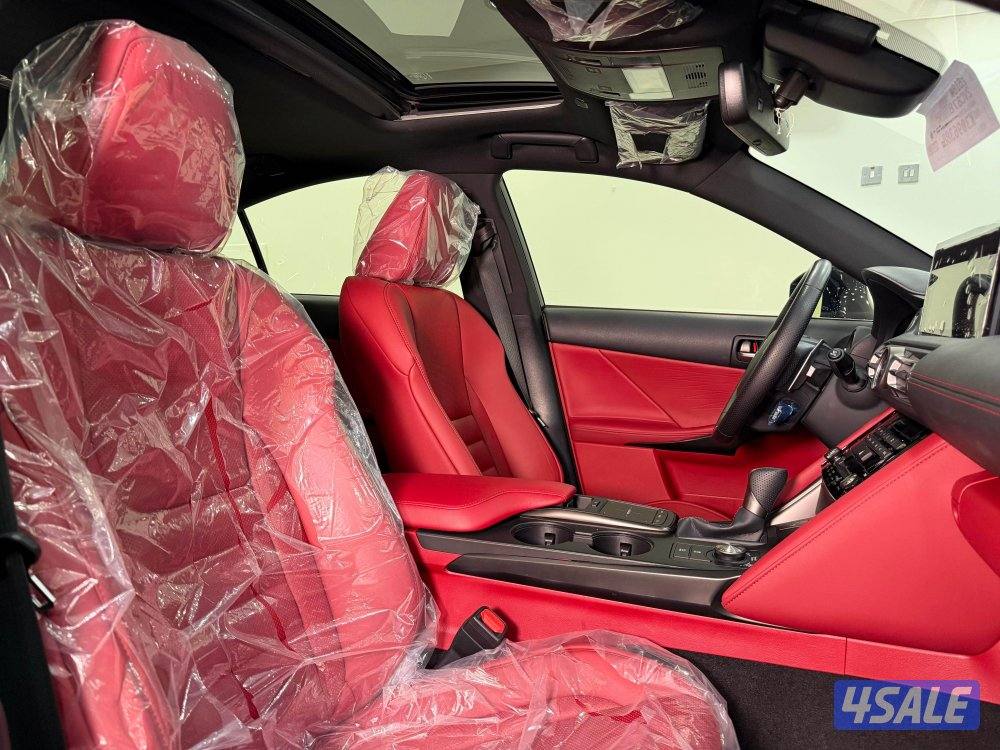 لكزس IS350 وكالة تحت الكفالة موديل ٢٠٢٢ عداد ٧٣ الف كيلو8