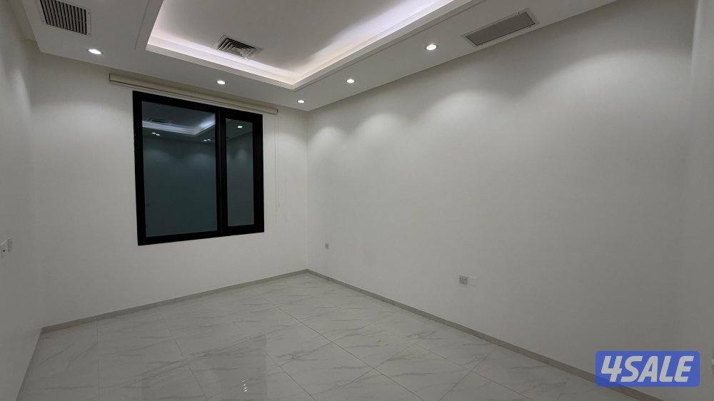 شقه للإيجار بمنطقة الرميثيه قطعه ٨ من المالك3