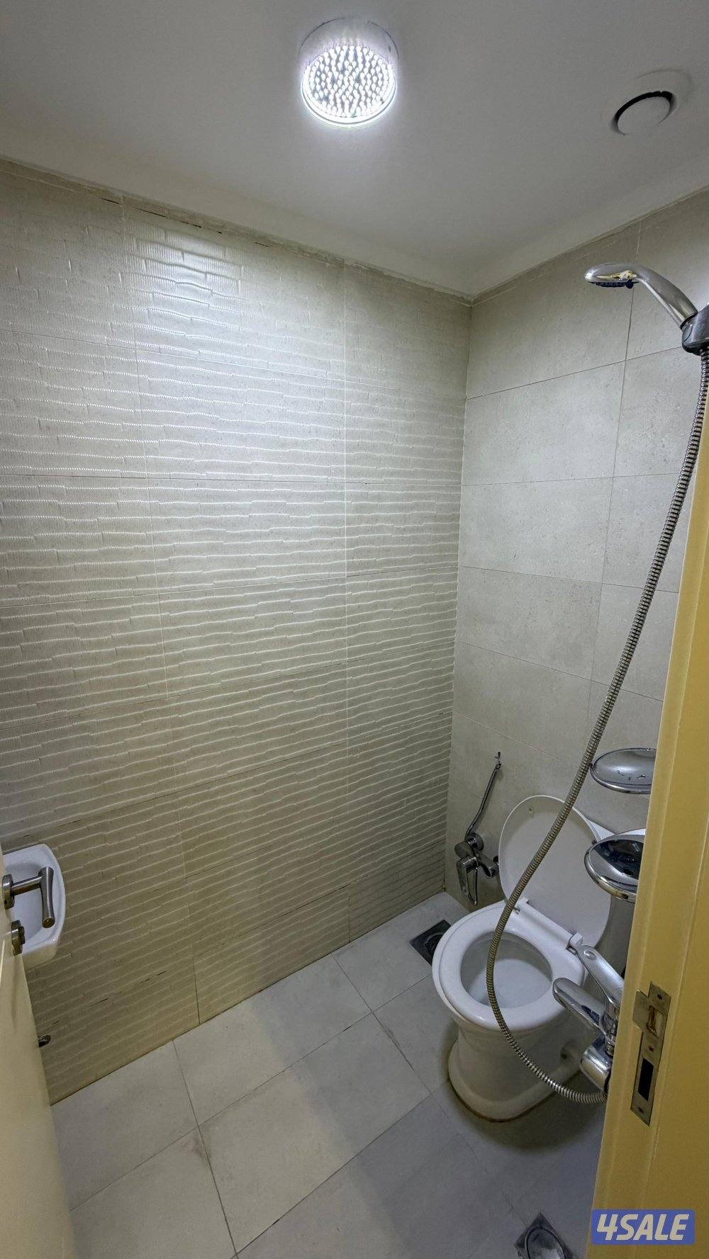 شقه للإيجار بمنطقة الرميثيه قطعه ٨ من المالك5