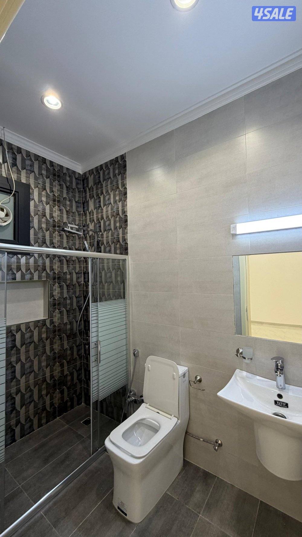 شقه للإيجار بمنطقة الرميثيه قطعه ٨ من المالك7