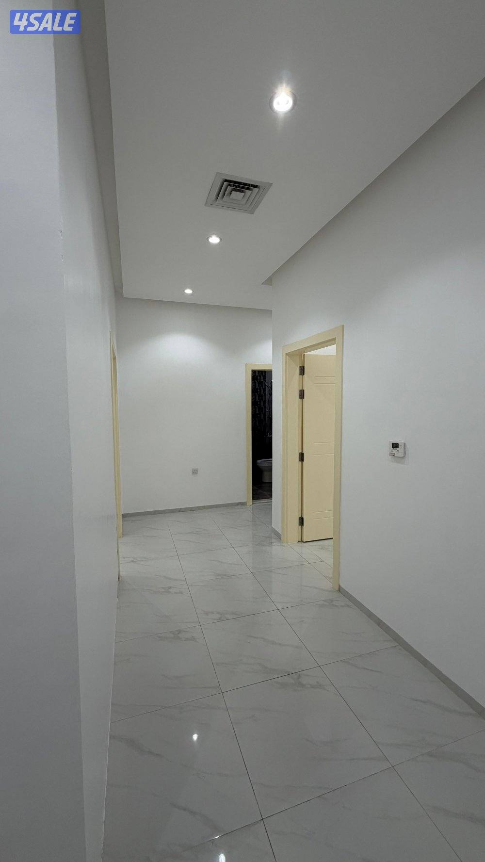 شقه للإيجار بمنطقة الرميثيه قطعه ٨ من المالك12