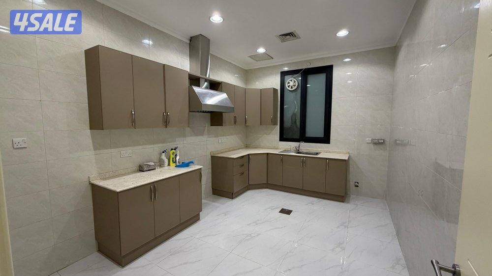 شقه للإيجار بمنطقة الرميثيه قطعه ٨ من المالك11