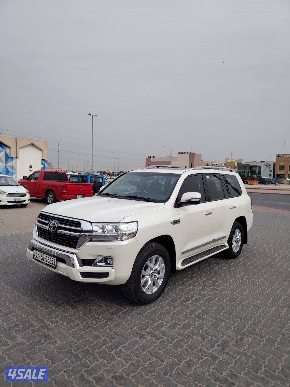 لاند كروز GXR6V الساير 2021 بحاله نادره عداد 50 الف0