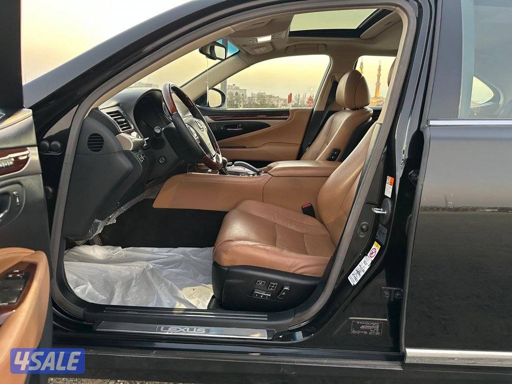 لكزس LS 460 لارج موديل ٢٠١٦ بحالة الوكالة4