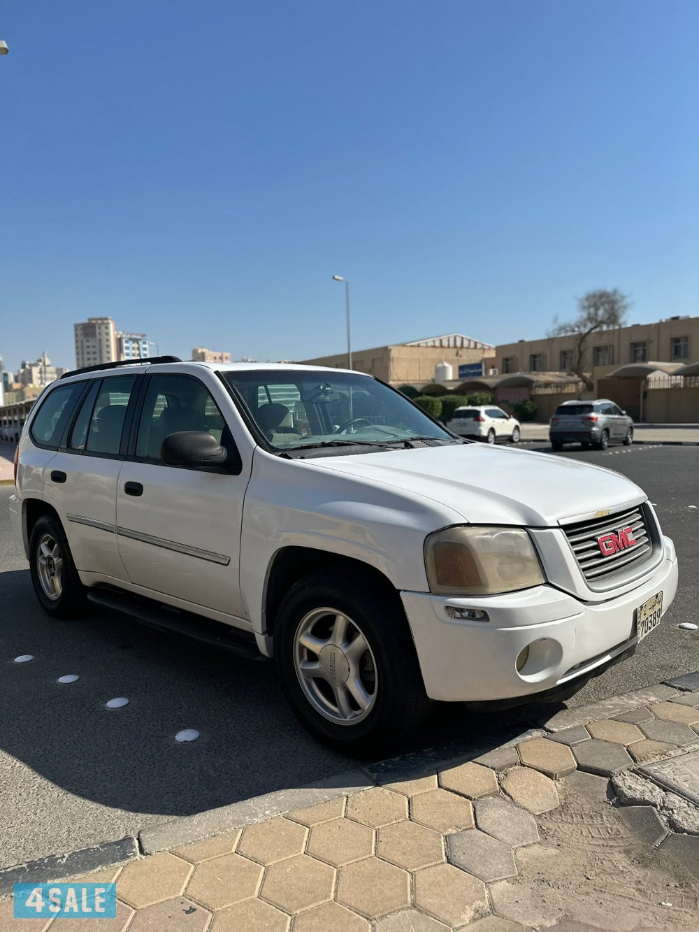 للبيع إنفوي موديل ٢٠٠٦ بحاله جيده ماشي ٣٧٤ الف السعر ٦٥٠ للتواصل  977776371