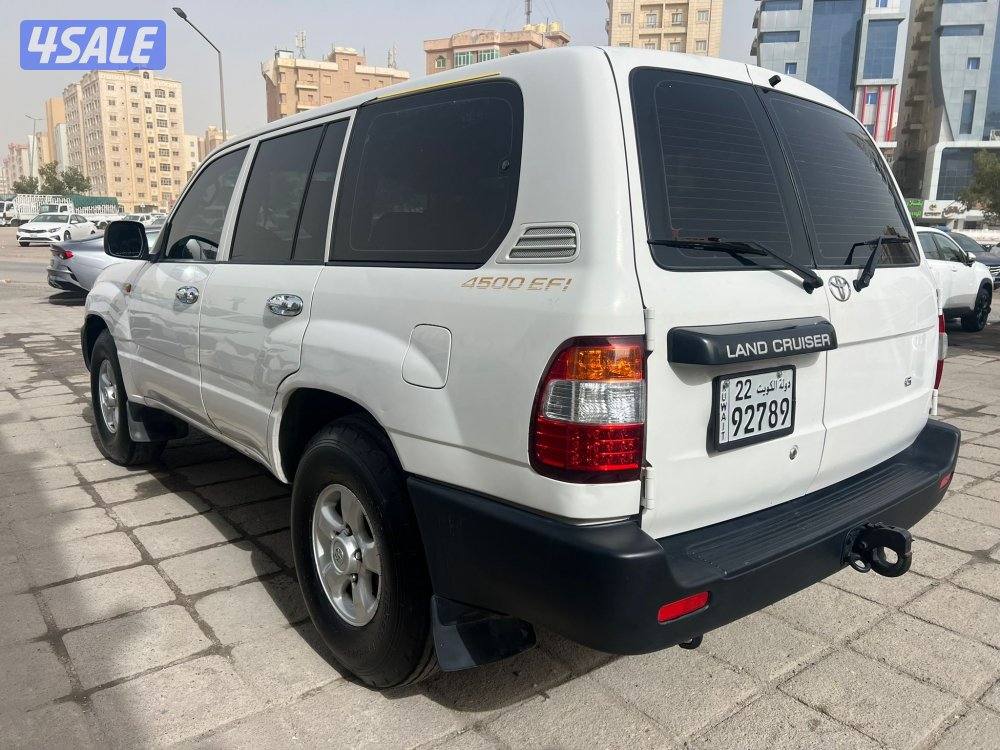 لاندكروزر G4