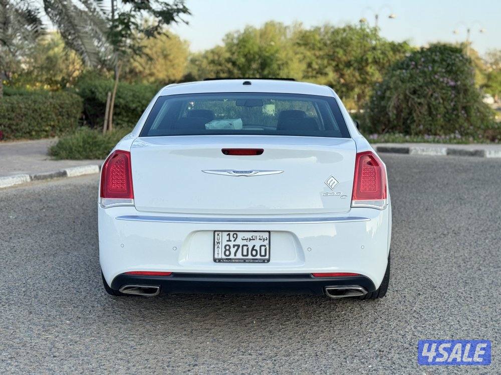 كرايزلر 300C موديل 2021 - ماشي 11 ألف - فل أوبشن1