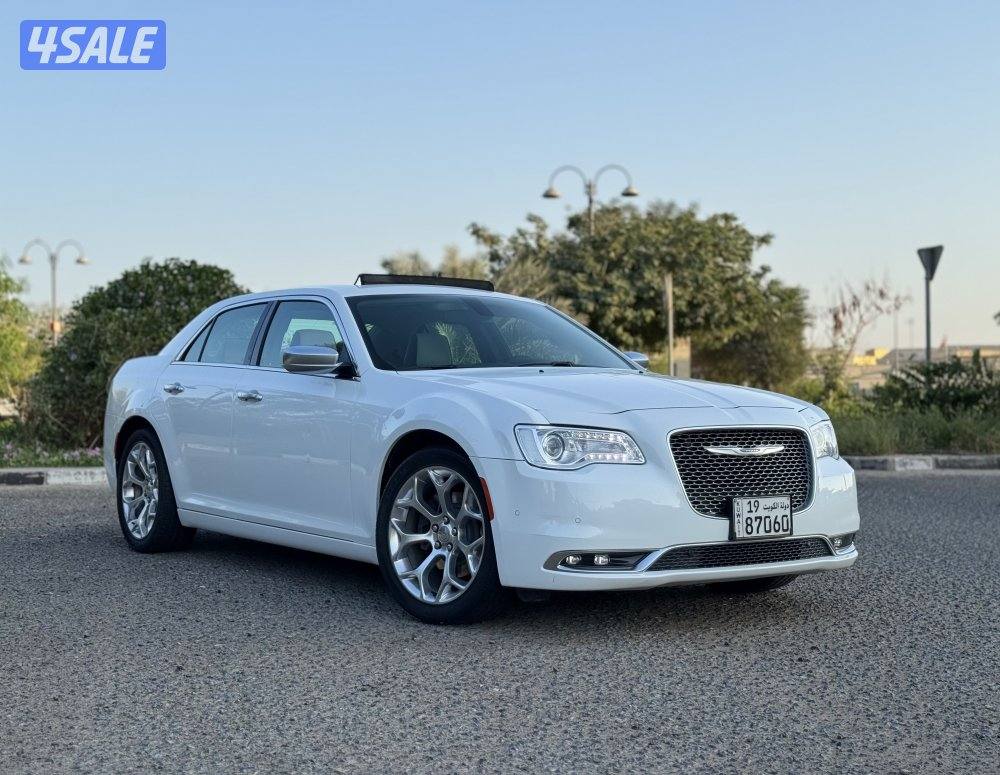 كرايزلر 300C موديل 2021 - ماشي 11 ألف - فل أوبشن4