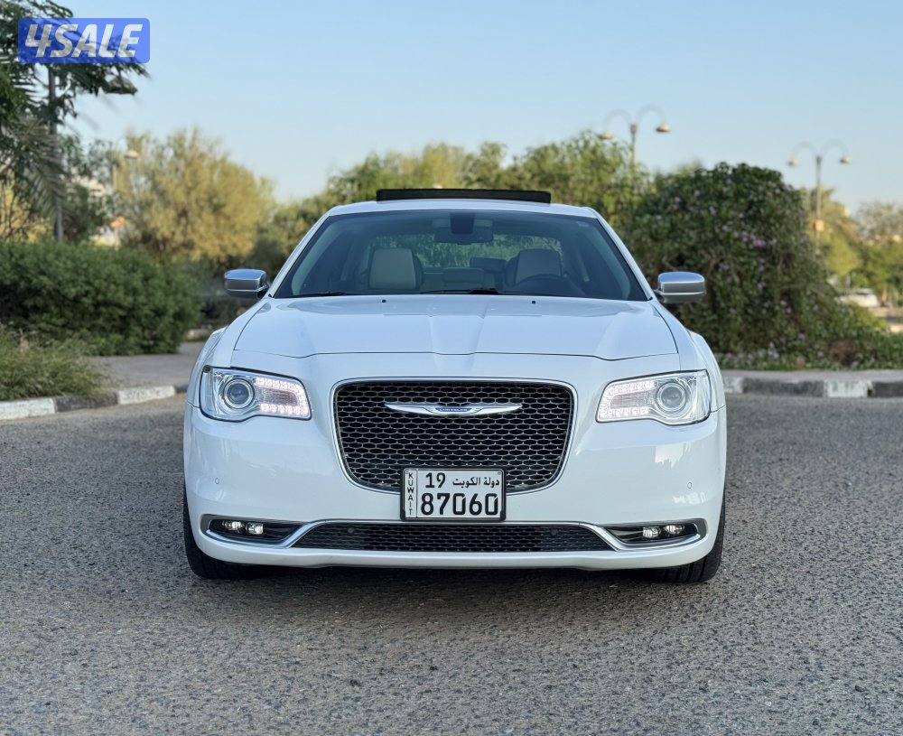 كرايزلر 300C موديل 2021 - ماشي 11 ألف - فل أوبشن3