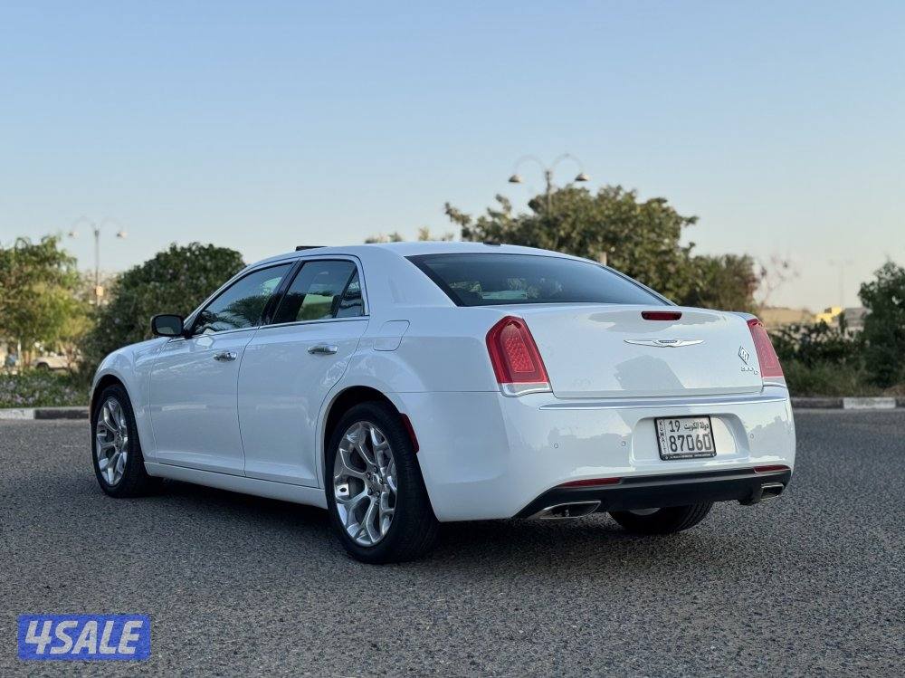 كرايزلر 300C موديل 2021 - ماشي 11 ألف - فل أوبشن9