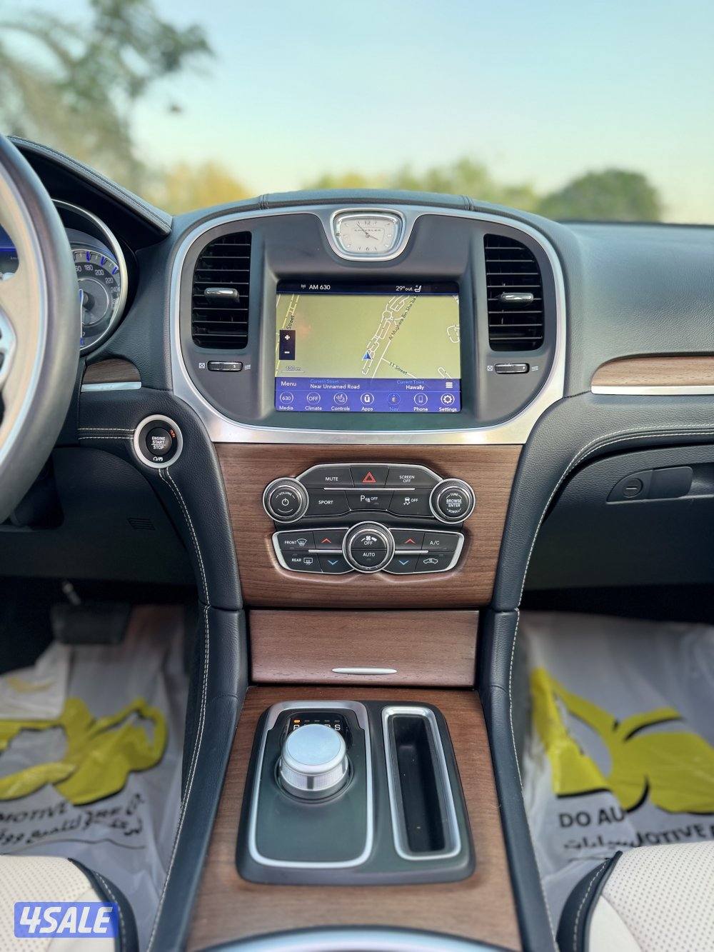 كرايزلر 300C موديل 2021 - ماشي 11 ألف - فل أوبشن15