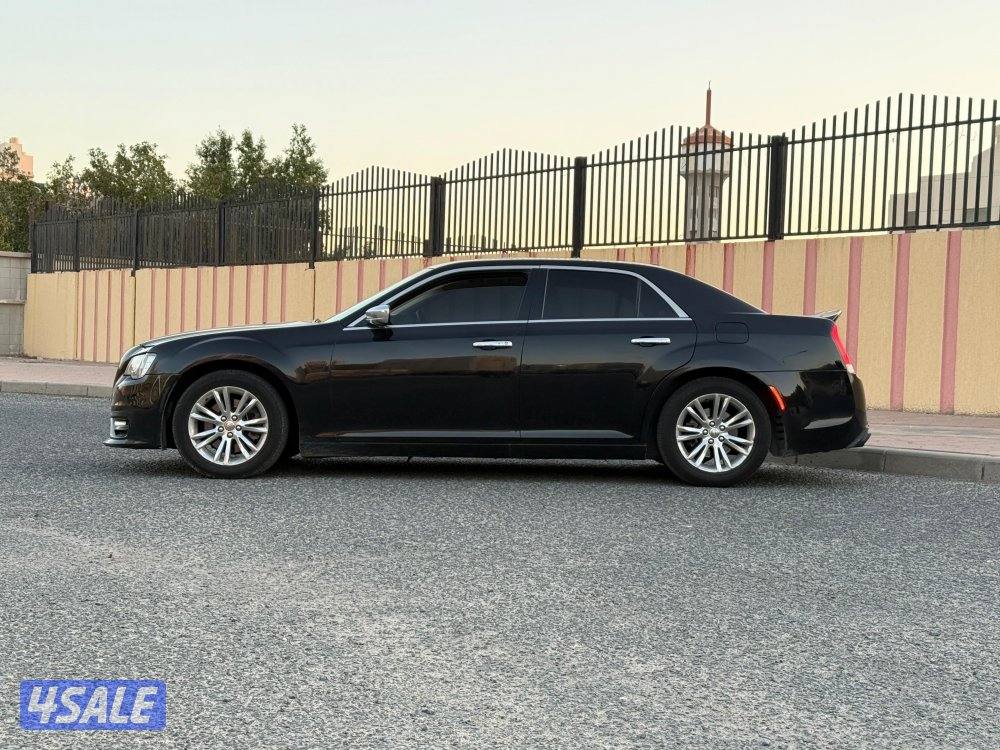 للبيع كرايزلر 300C موديل 2015 - V83
