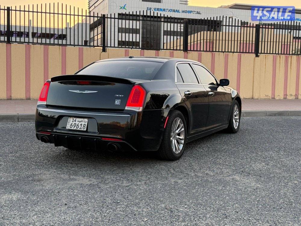 للبيع كرايزلر 300C موديل 2015 - V84