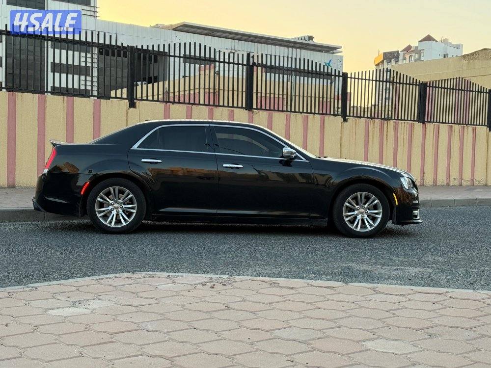 للبيع كرايزلر 300C موديل 2015 - V87