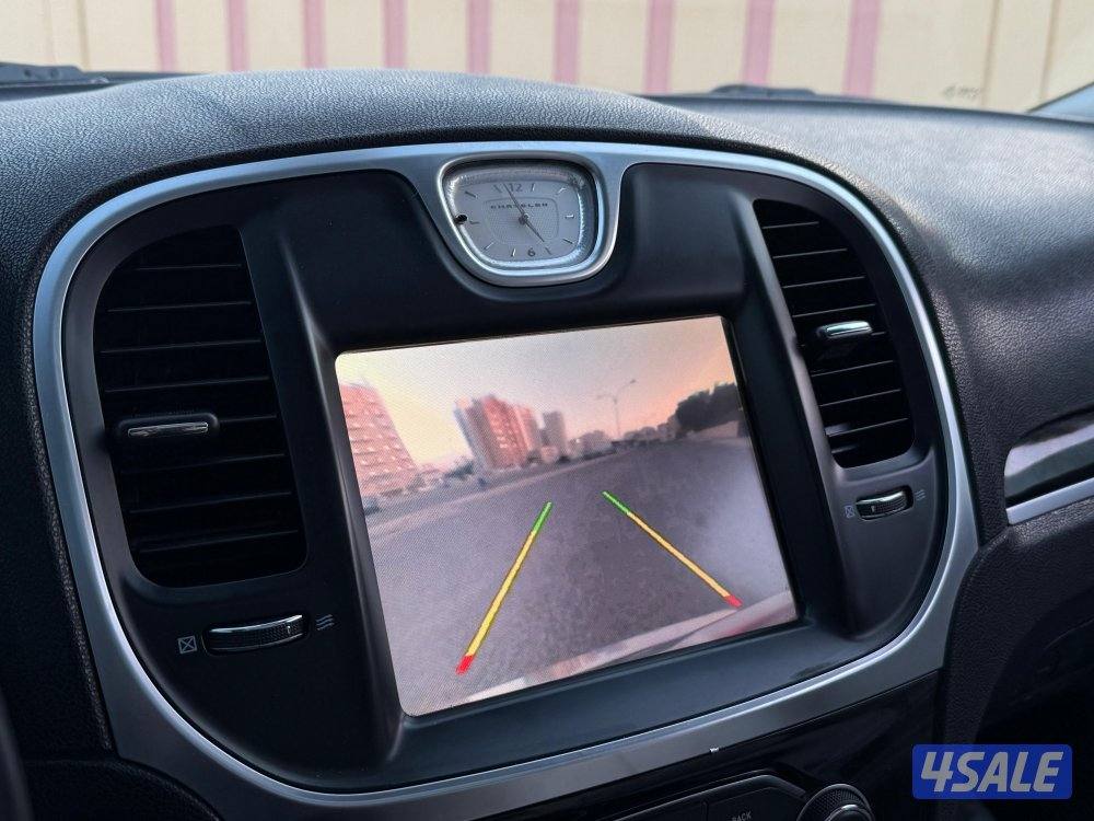 للبيع كرايزلر 300C موديل 2015 - V810