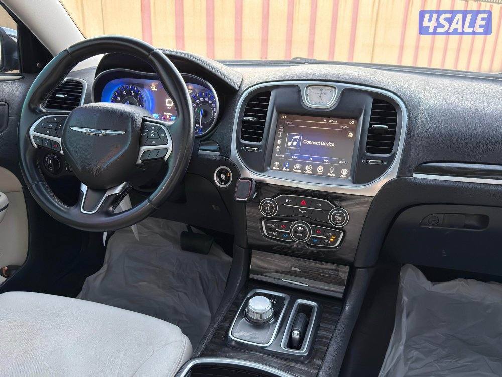 للبيع كرايزلر 300C موديل 2015 - V811