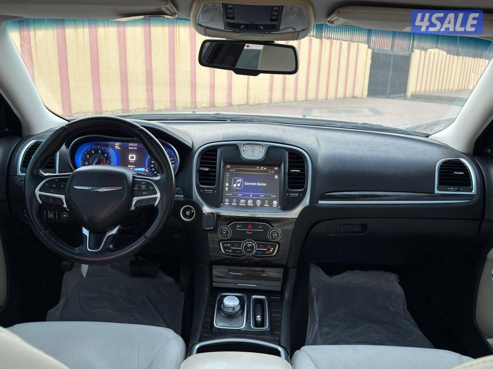 للبيع كرايزلر 300C موديل 2015 - V812