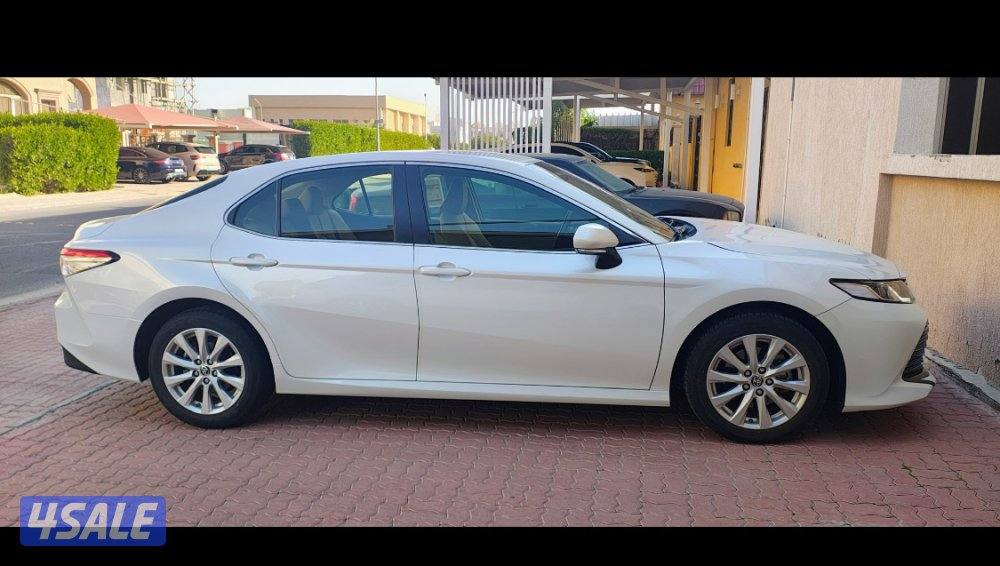 كامري 2020 عداد 13000 لون ابيض شرط الفحص صبغ وكالة1