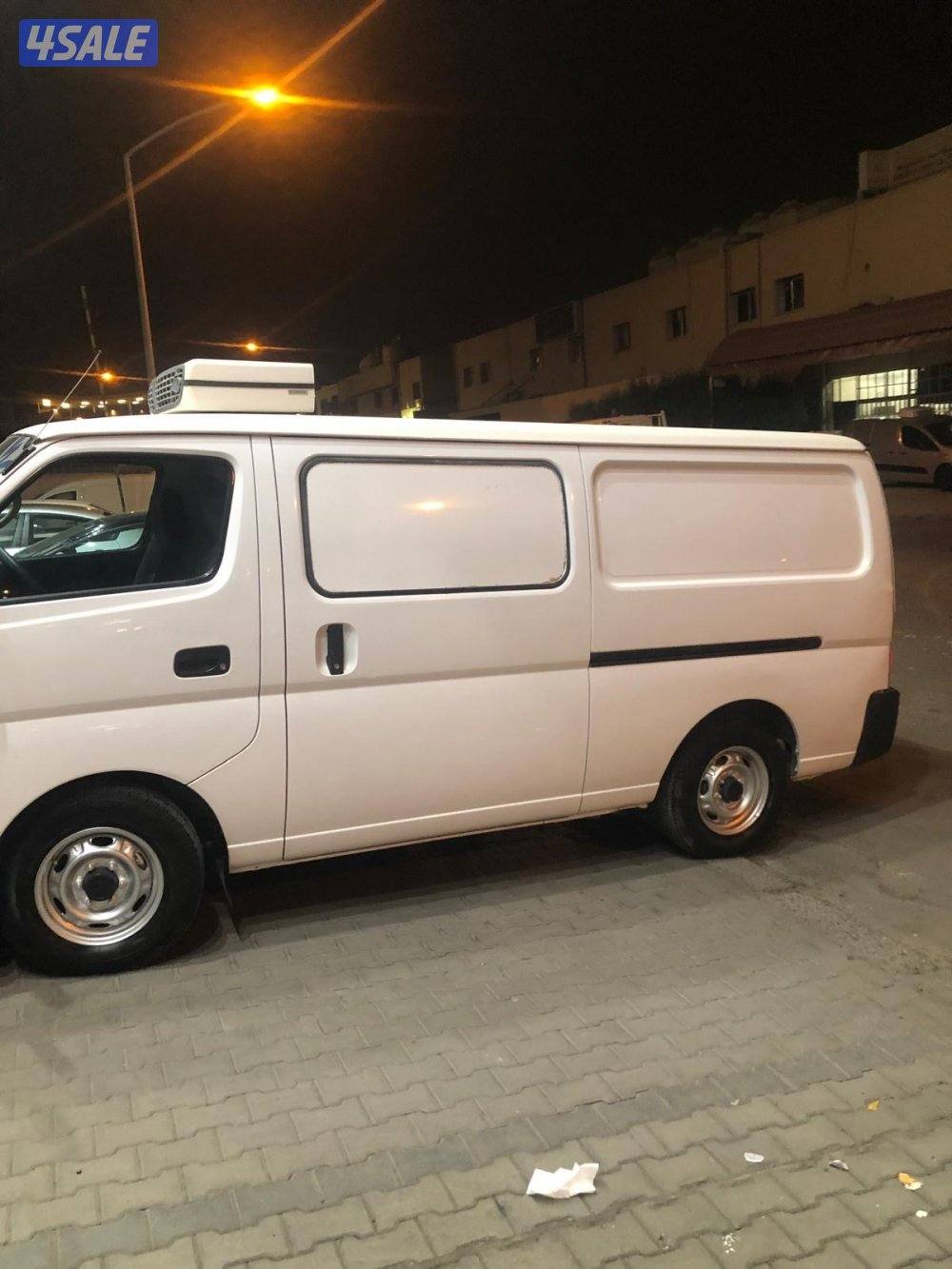 للبيع باص ثلاجه موديل 2012 شرط الفحص4