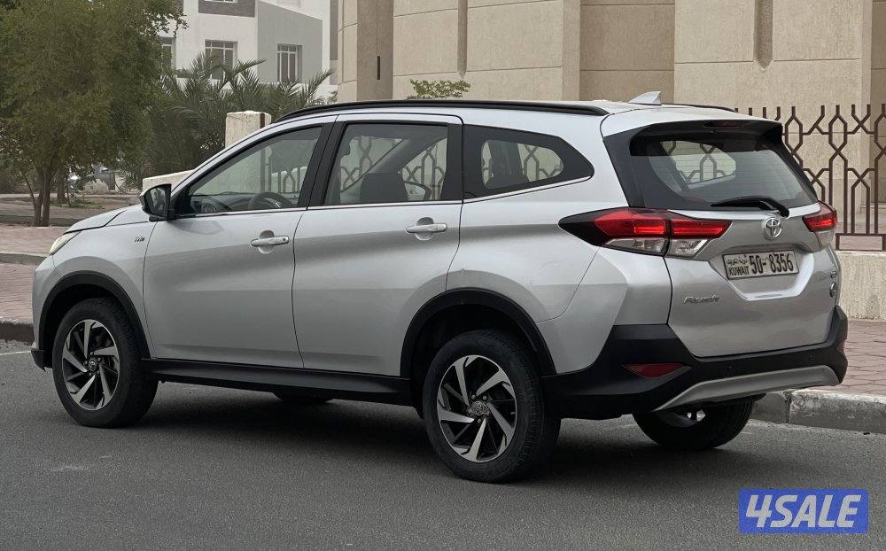 للبيع تيوتا راش موديل 2019 وارد الساير شرط الفحص قير مكينه3