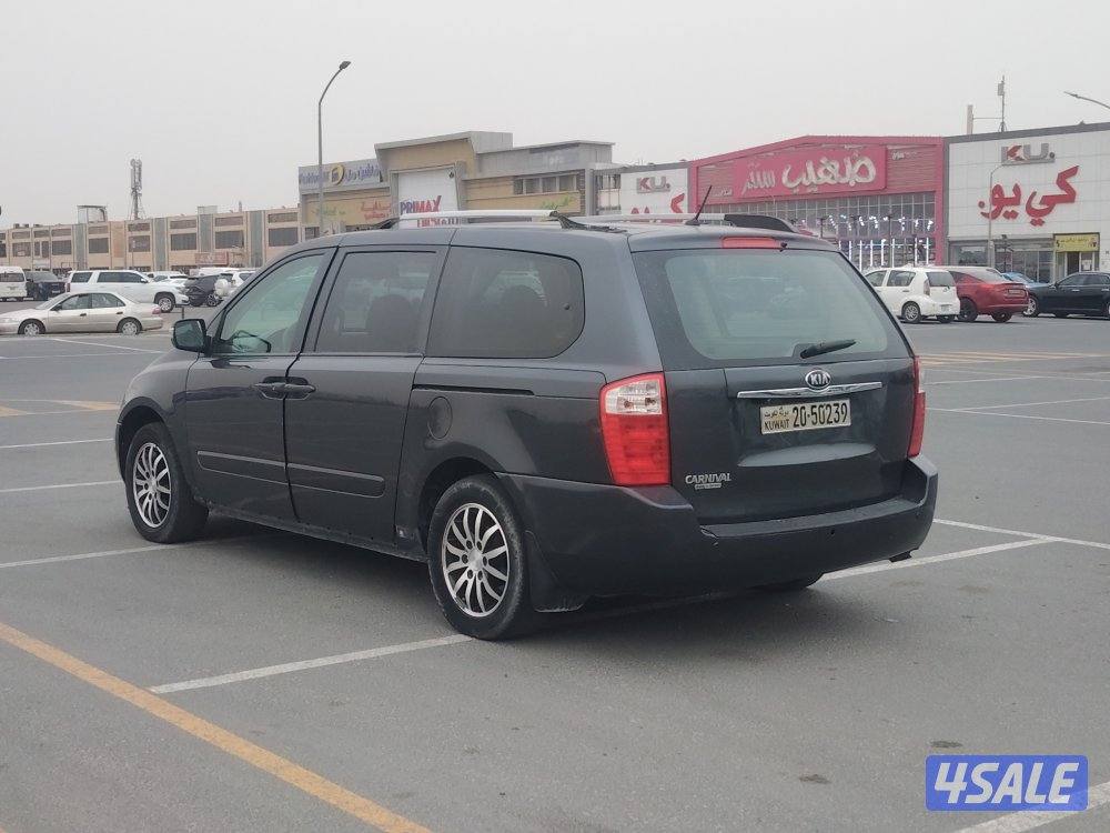 كيا كرنفال موديل 2013 رمادي عداد ٢٣٩ الف فل كامل بحاله ممتازة3