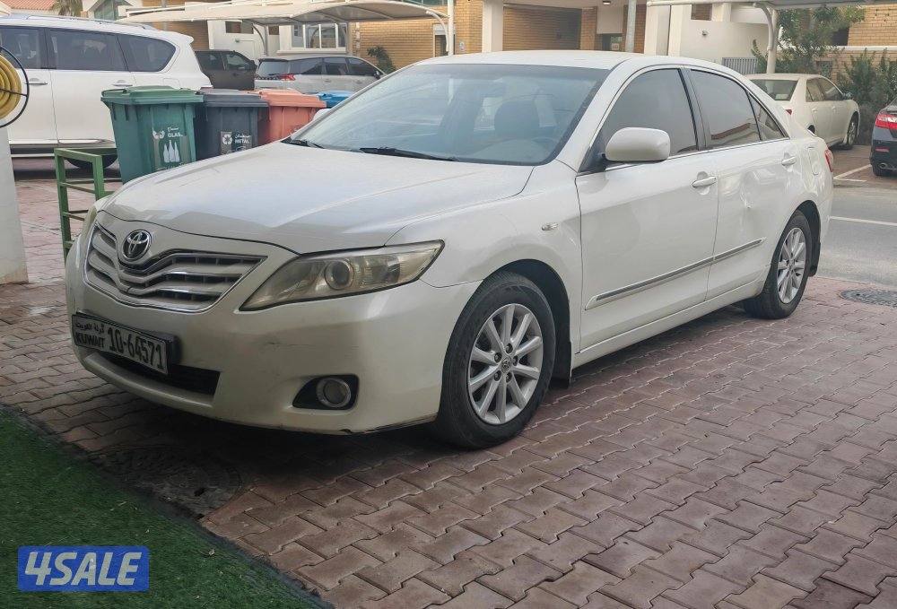 كامري ٢٠١١ ماشي ١٨٠ بحاله جيده0