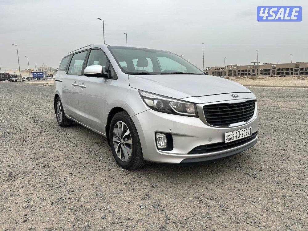 كيا كارنفال ٢٠١٧ بحالة ممتازة4