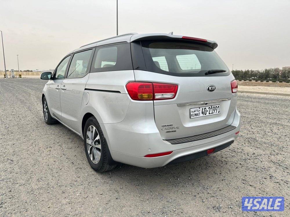 كيا كارنفال ٢٠١٧ بحالة ممتازة7