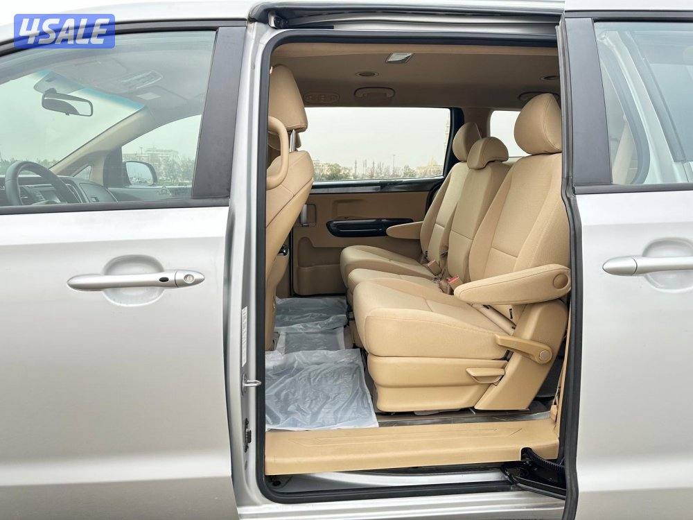 كيا كارنفال ٢٠١٧ بحالة ممتازة9