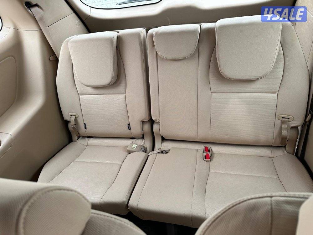 كيا كارنفال ٢٠١٧ بحالة ممتازة11