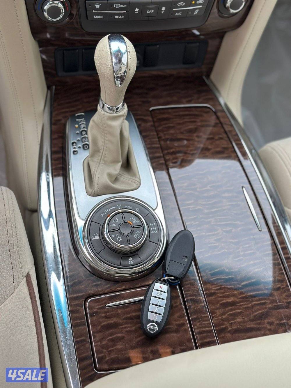 نيسان باترول SE موديل 2014 ابيض عداد ١٩٩ الف بحاله ممتازة4