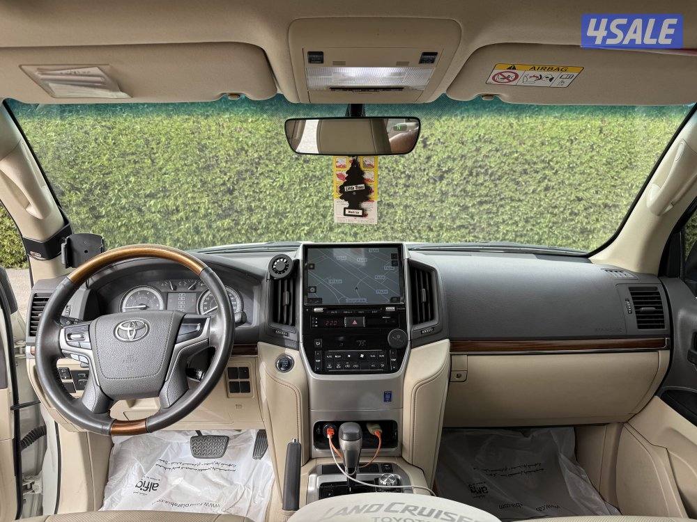 لاندكروزر ٢٠١٨2