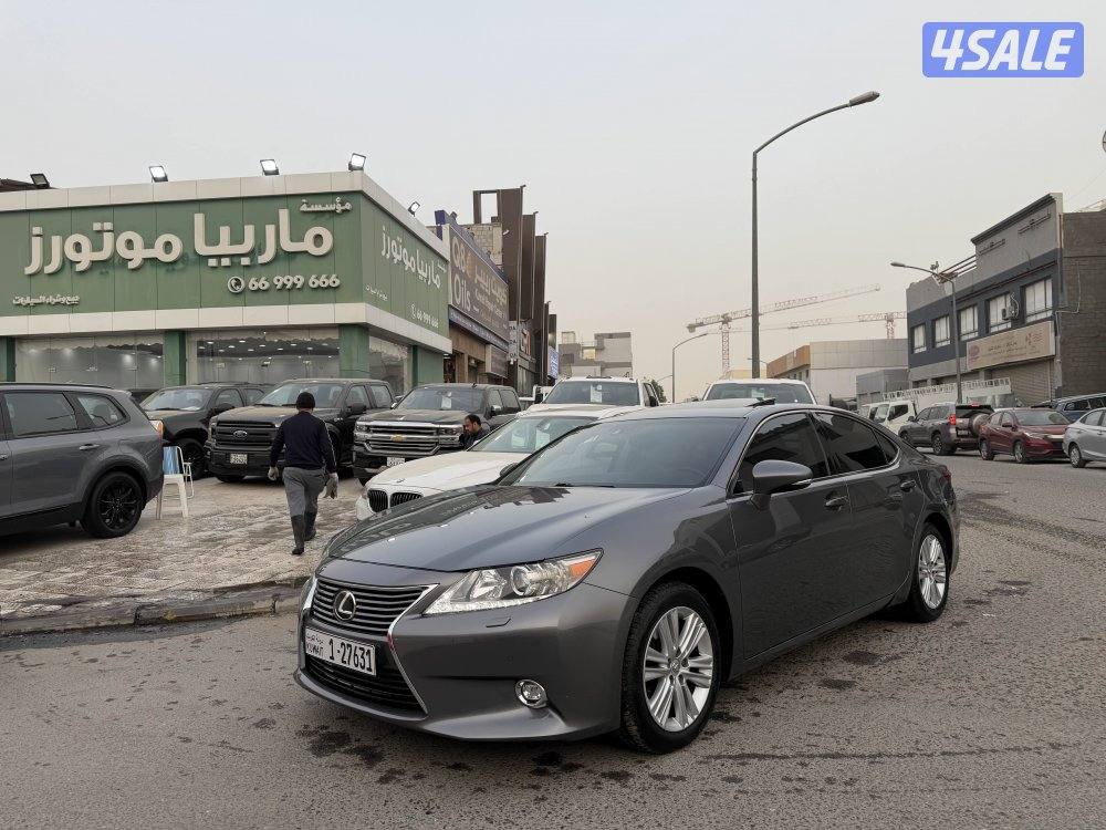 لكزس ES350 درجة اولى موديل 2014 عداد قليل 96 الف KM بحاله نادره جدا0