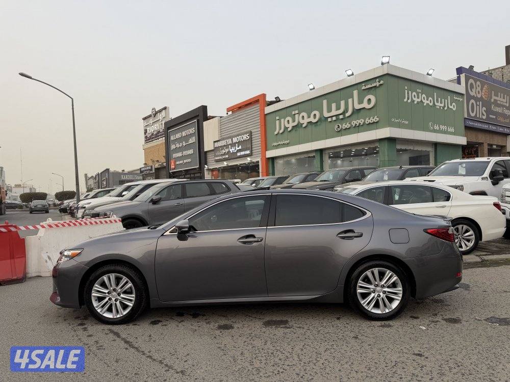 لكزس ES350 درجة اولى موديل 2014 عداد قليل 96 الف KM بحاله نادره جدا1