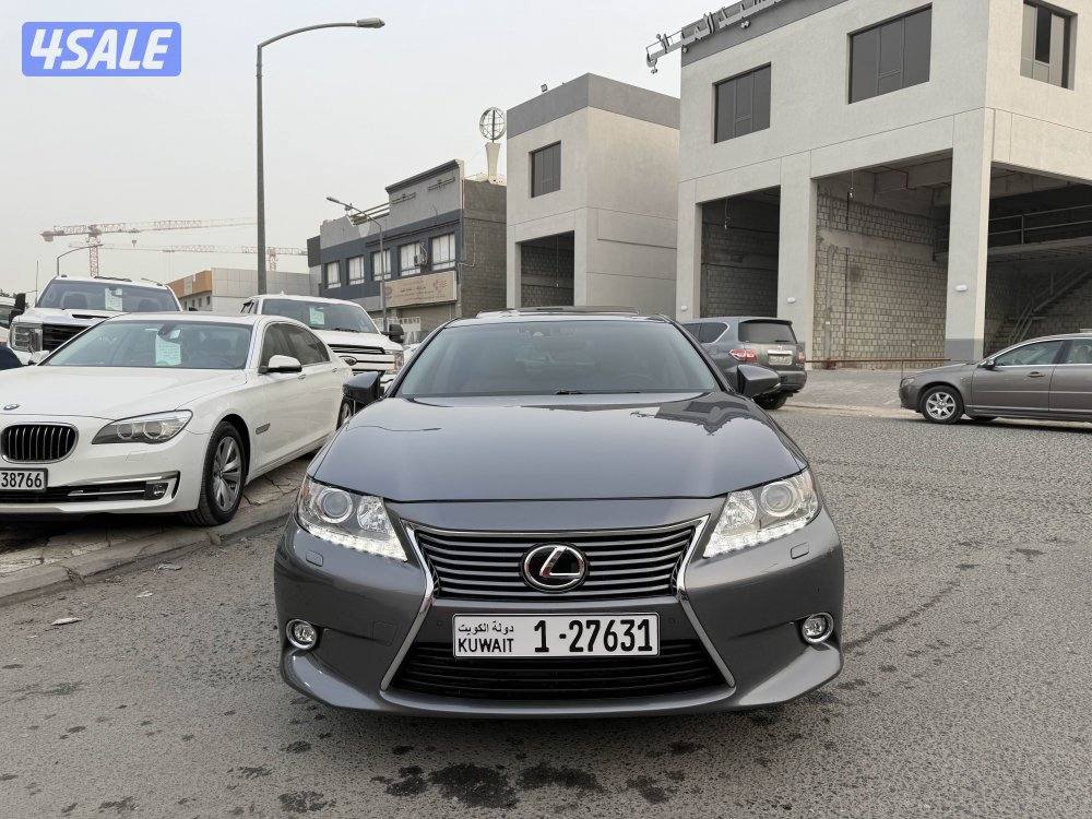 لكزس ES350 درجة اولى موديل 2014 عداد قليل 96 الف KM بحاله نادره جدا9
