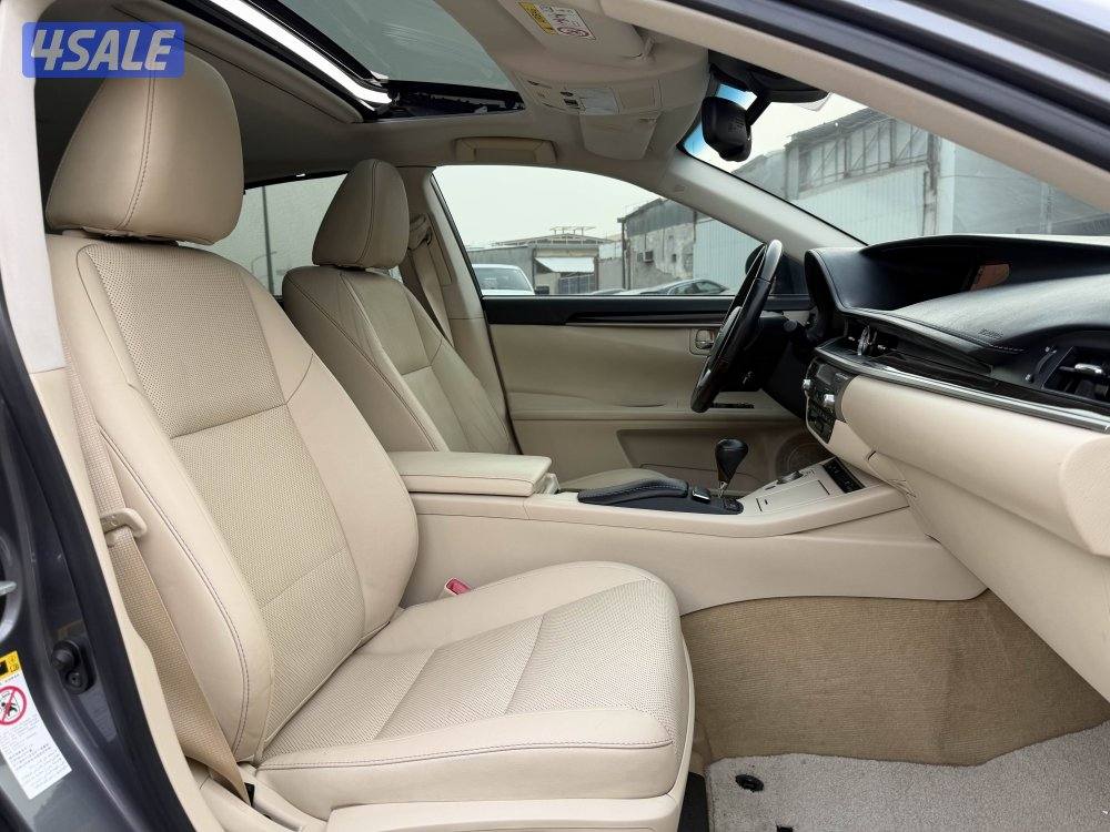 لكزس ES350 درجة اولى موديل 2014 عداد قليل 96 الف KM بحاله نادره جدا10