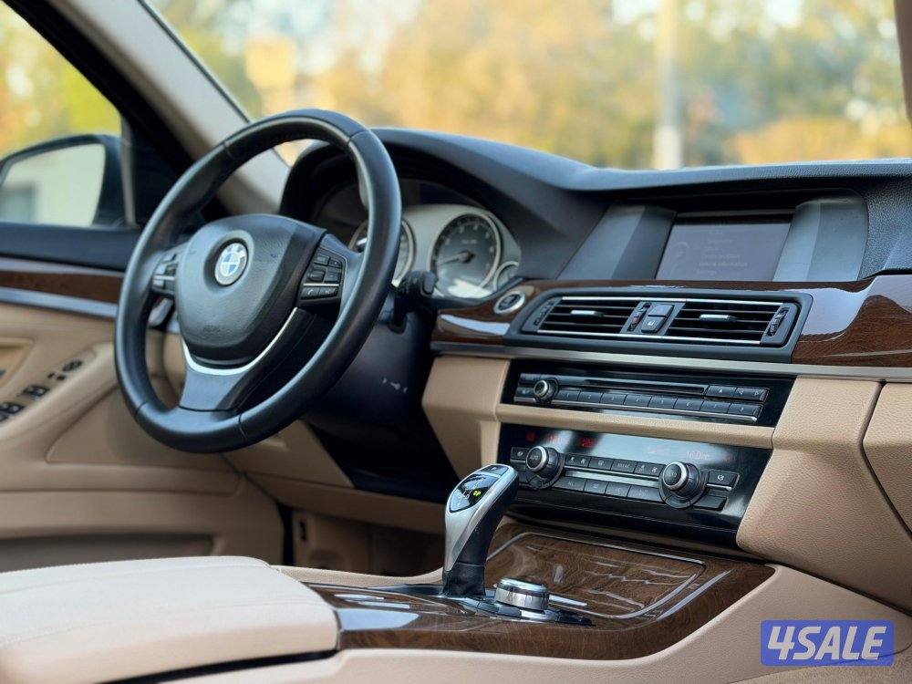 للبيع BMW 530i موديل 2013 عداد 64 الف وارد الغانم9
