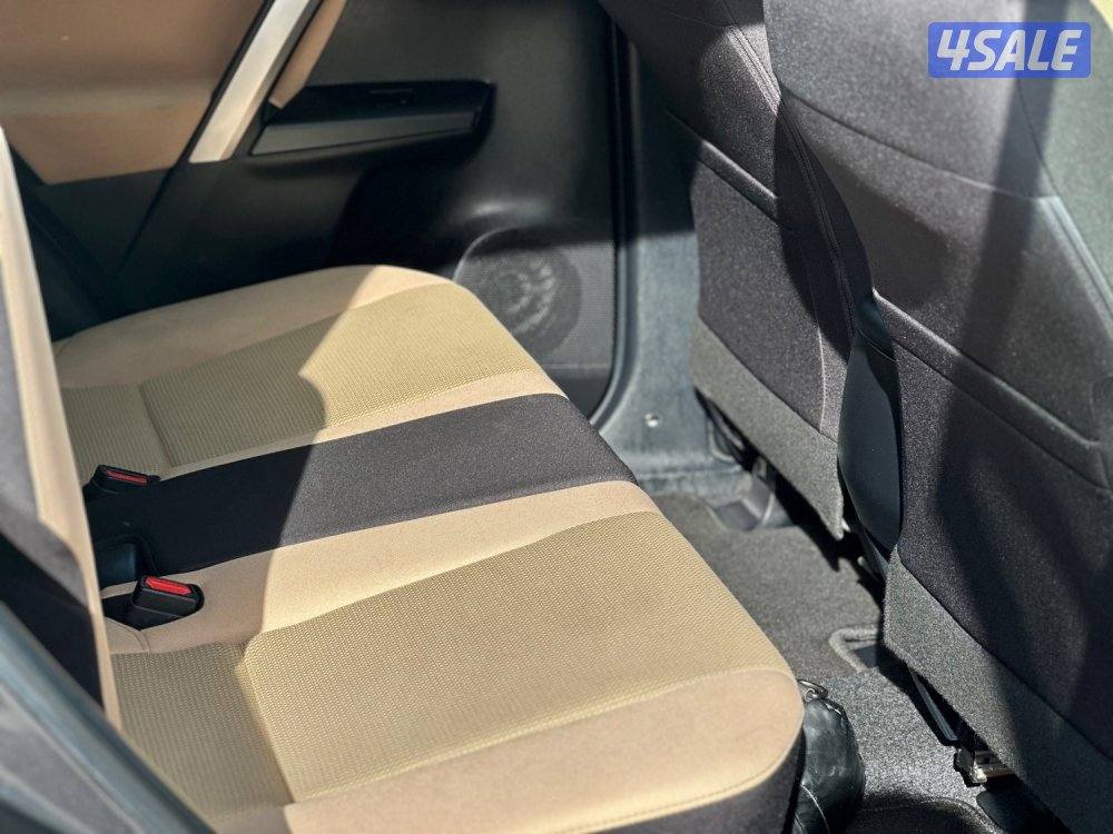 للبيع تويوتا راف فور ماشي ٨٩ الف كيلو5