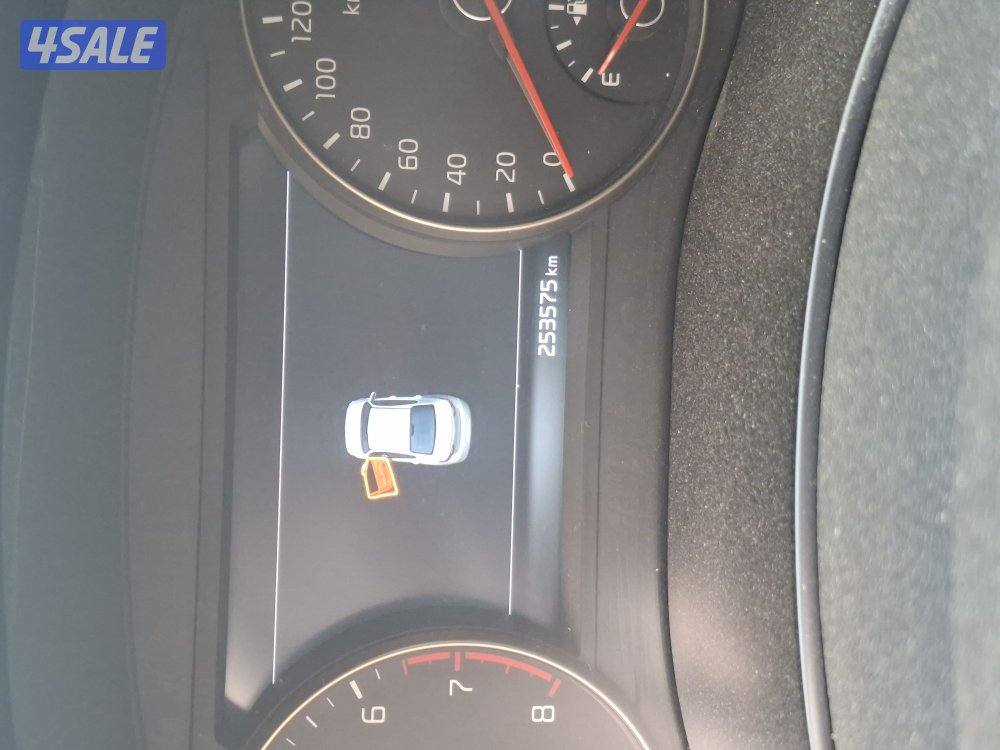 للبيع كيا كادينزا 2018 اللون سلفر2