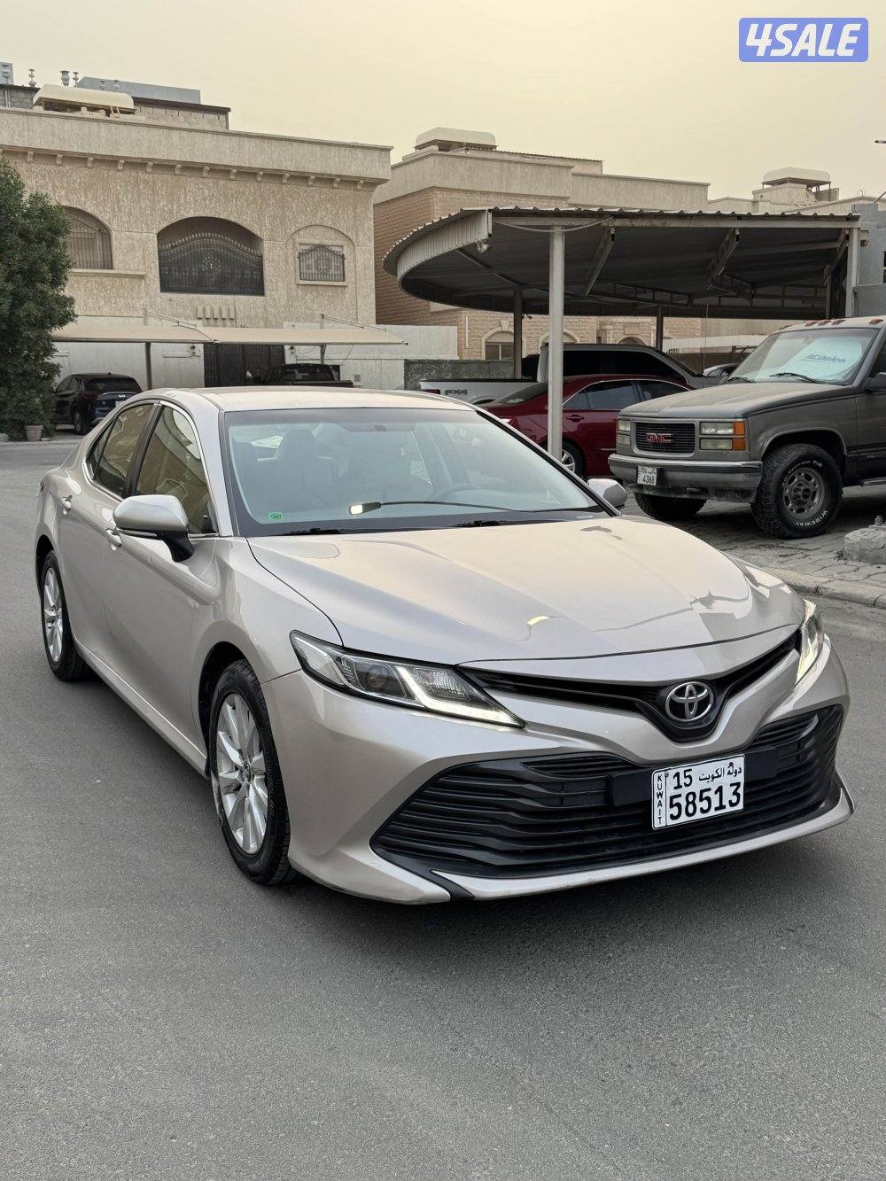 للبيع كامري 2018 بحالة ممتازة1